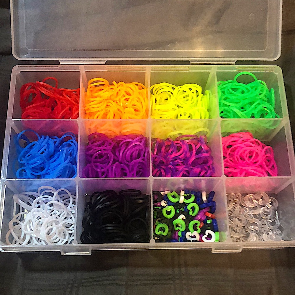 Custom loom bracelet thin or thick max of four colors colored or clear clips:)!